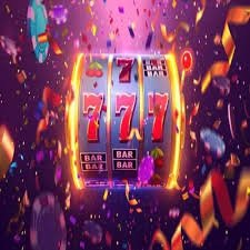 Online Bingo ဂိမ်းကတ်နှင့် Ball ဆွဲနေသောမြင်ကွင်း